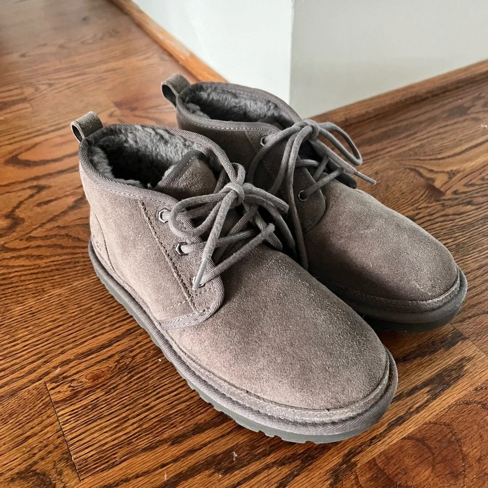 UGG Neumel Grey Suede Lace Up Chukka Boots Wool Lining Insole 3236 Womens 7